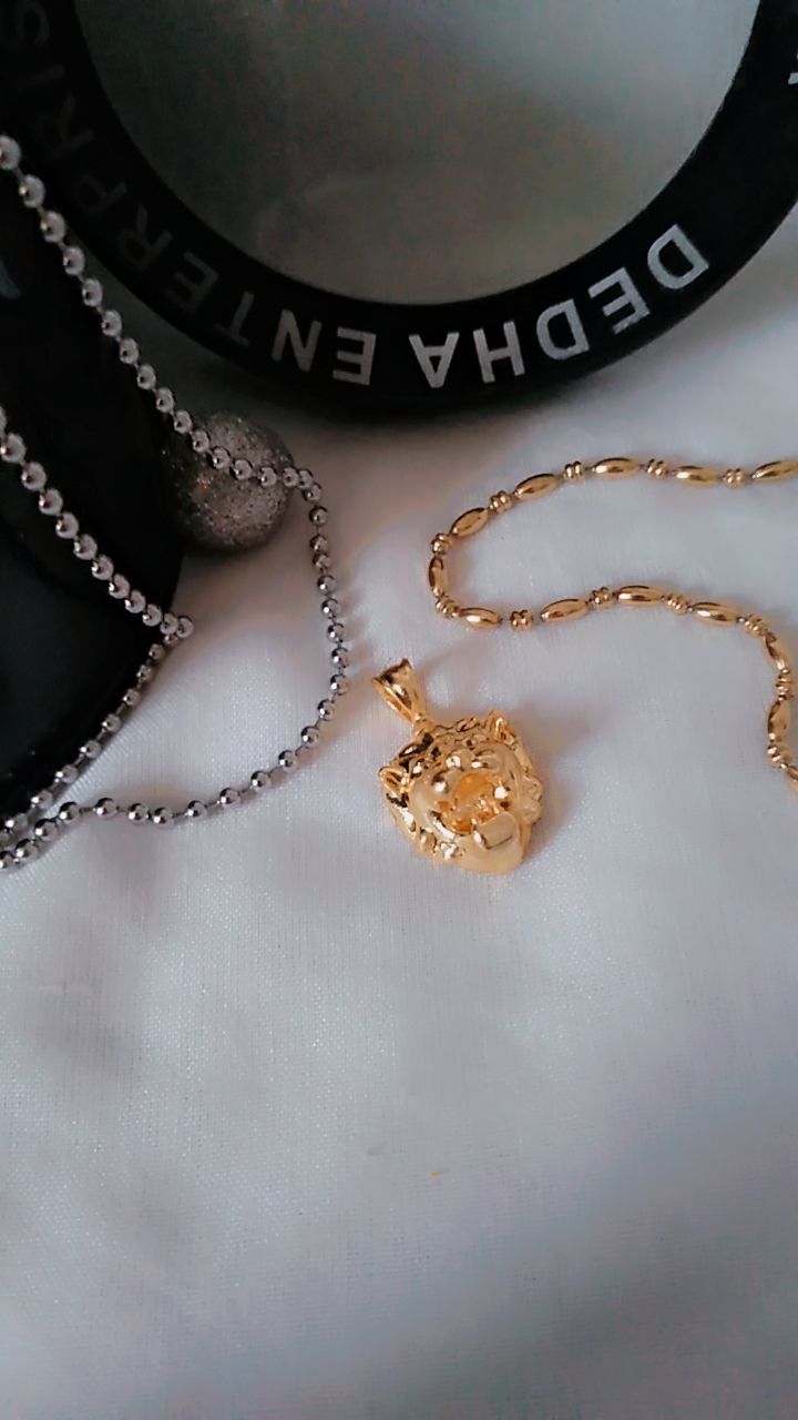 Dhairya Rakshak pendant